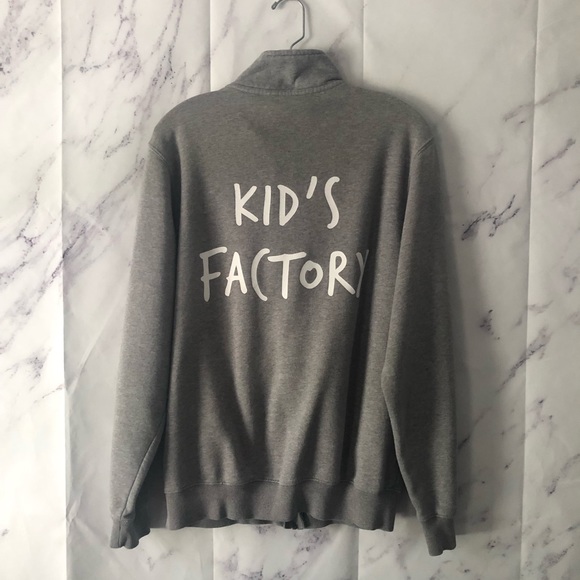 KID’S FACTORY LOGO ZIP UP SWEATSHIRT JACKET GREY MENS SMALL - Picture 2 of 8